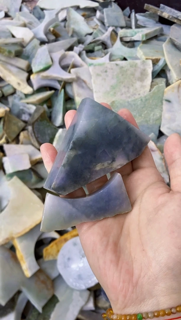 翡翠未镶嵌颈饰083天然翡翠