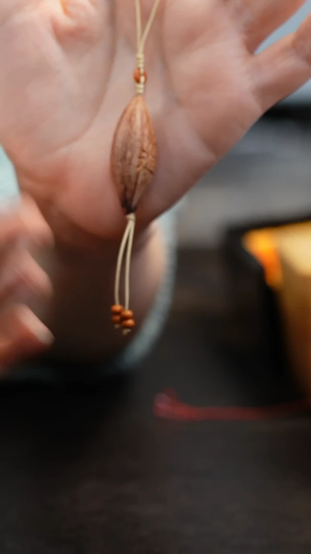 【闪购商品】橄榄核吊坠招财进宝