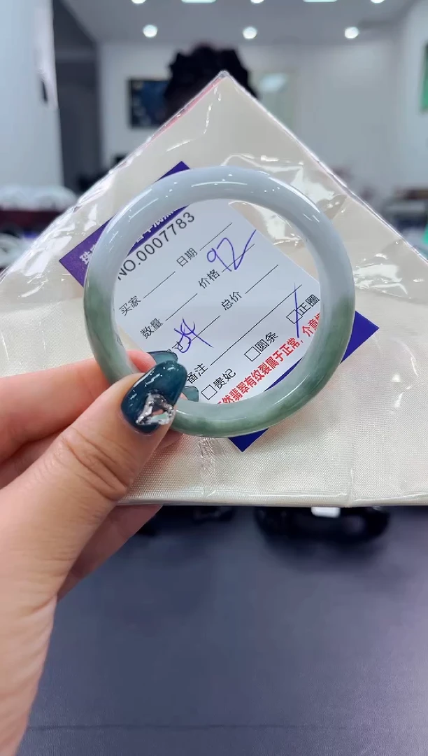 翡翠手镯未镶嵌天然缅甸A货翡翠