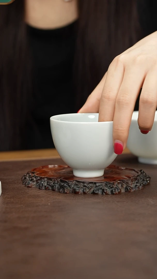 景德镇白胎小鸡心杯