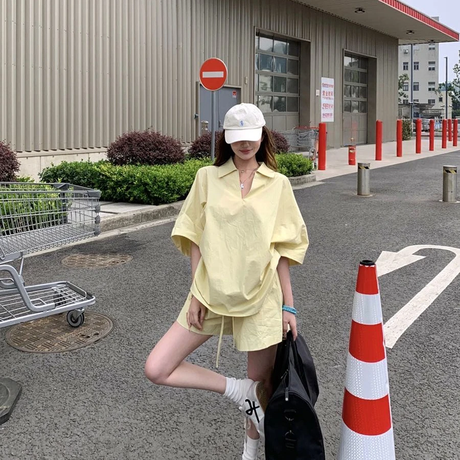 2025夏季新款韩版极简风穿搭女慵懒风V领短袖衬衫休闲短裤两件套