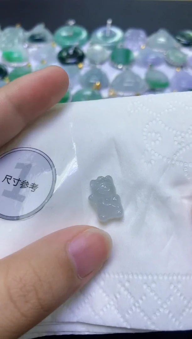 翡翠未镶嵌颈饰天然缅甸翡翠A货