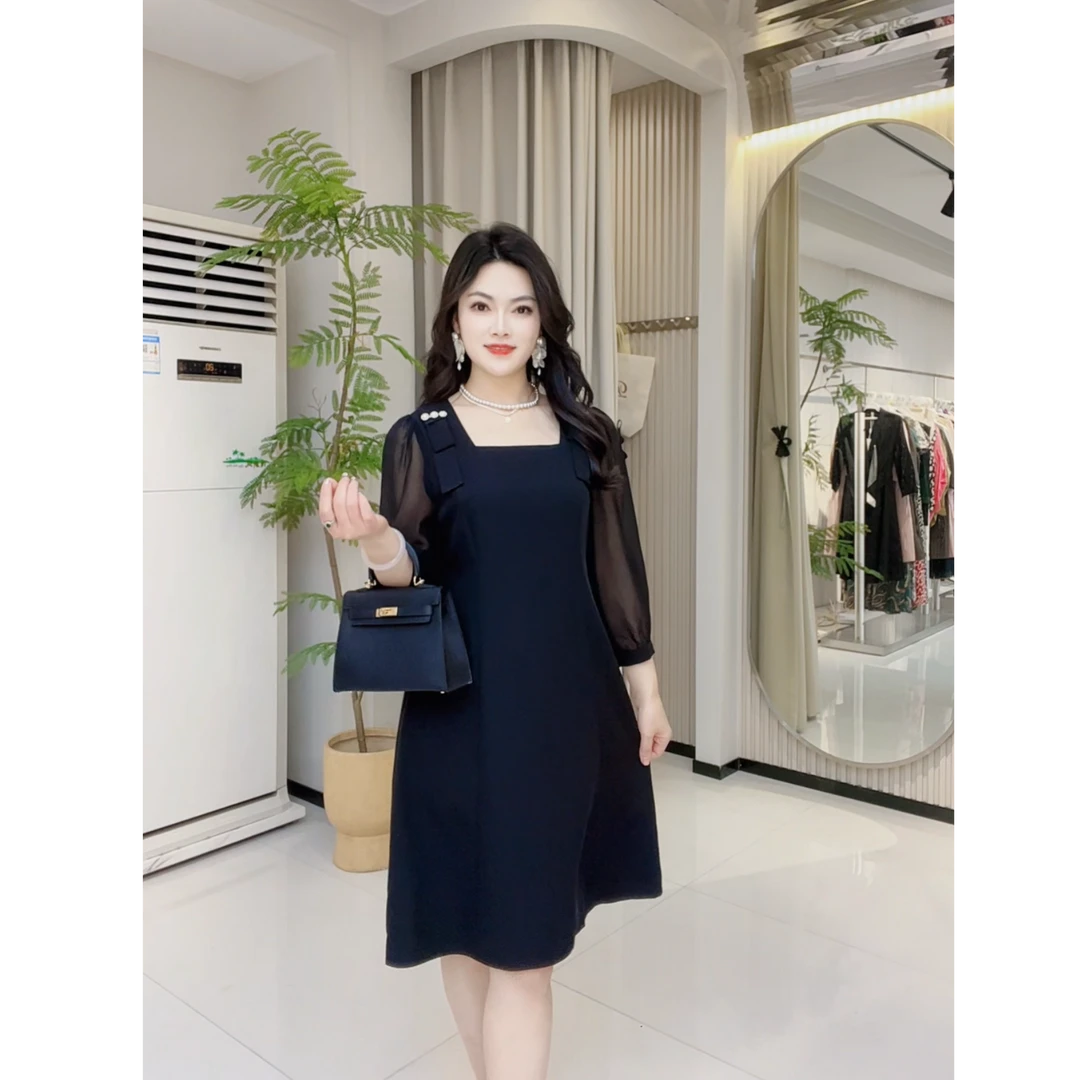 [依百万]134夏季连衣裙圆领单排扣小黑裙设计感修身气质赫本风