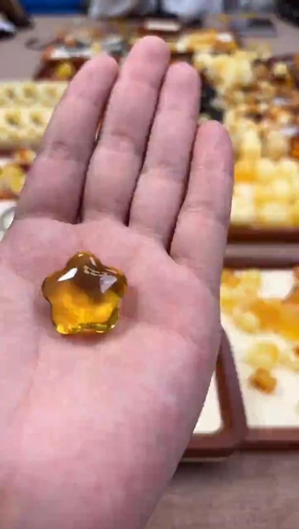 【闪购商品】蜜蜡裸石未镶嵌星星4.7g