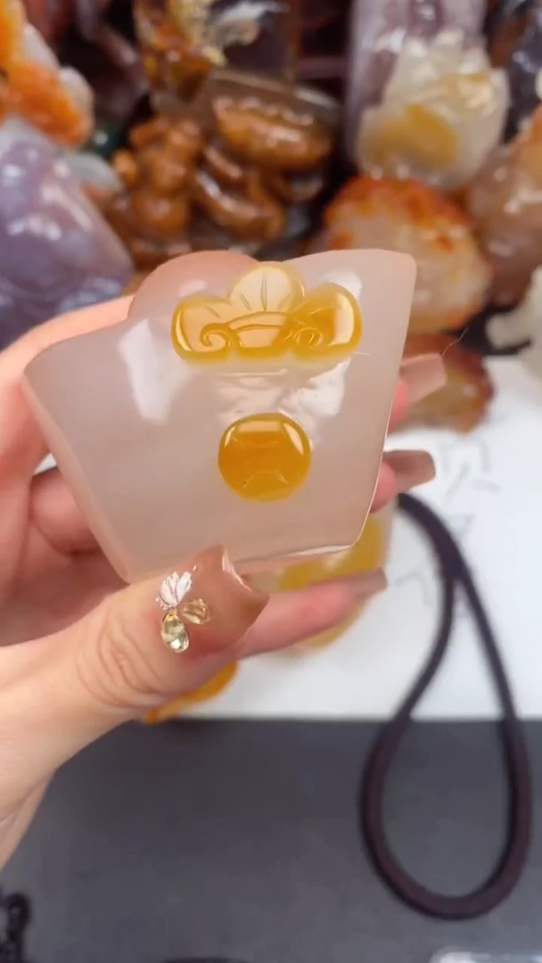 玛瑙/玉髓颈饰未镶嵌龙**神AA