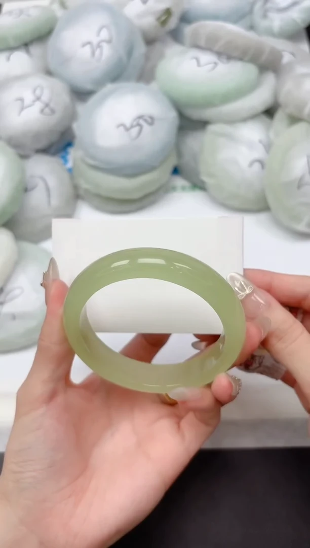 未镶嵌手镯石英质玉40-60.5