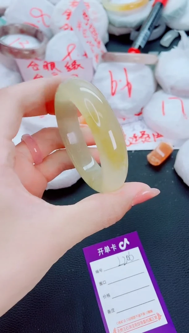 石英质玉手镯未镶嵌L206-52-53