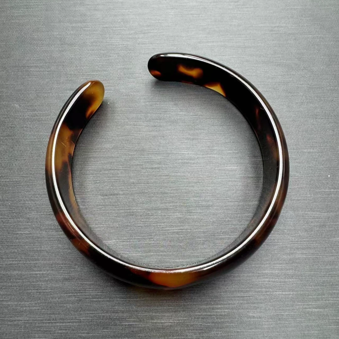 H492时尚精美手镯