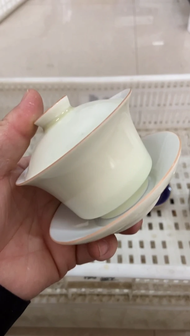 无运费险有瑕疵的摄影的产品有使用过的痕迹有点脏介意勿拍
