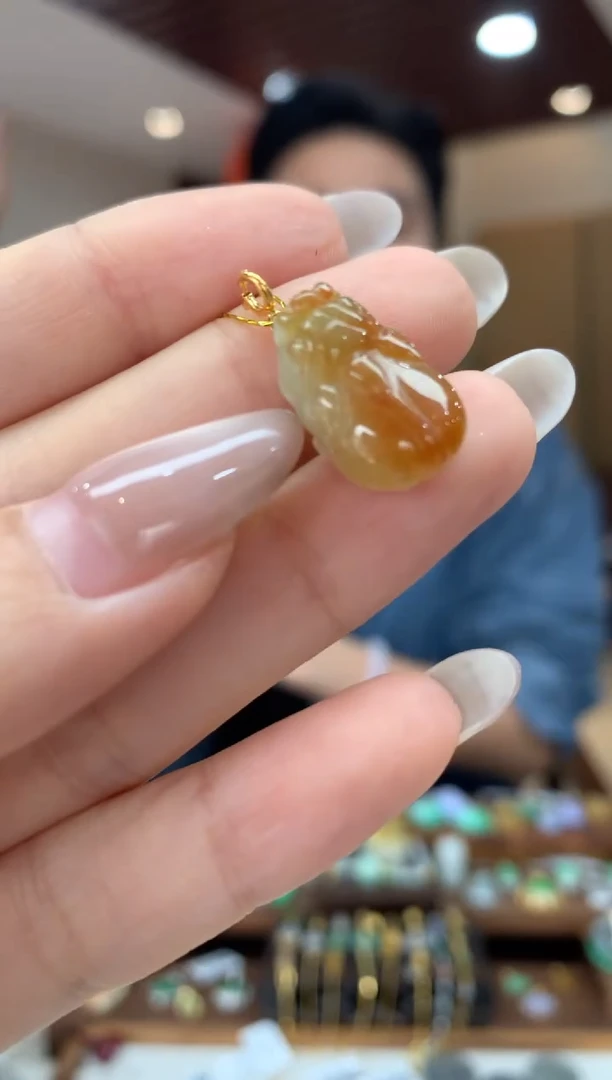 吊坠(不含链)18K金镶嵌翡翠貔貅