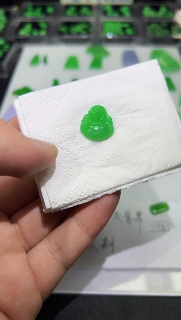 裸石翡翠天然缅甸A货翡翠一件