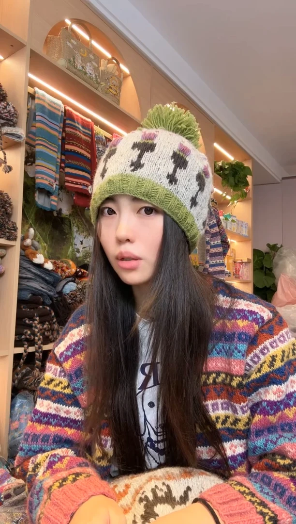 羊毛灰绿郁金香羊毛帽子