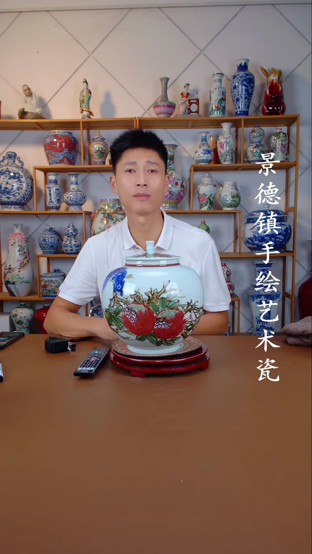 现代景德镇手工手绘陶瓷摆件34