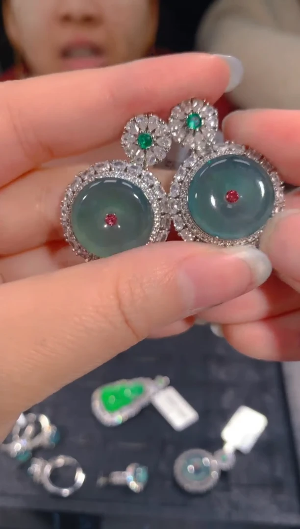 【闪购商品】定制翡翠未镶嵌75定制翡翠，多样性发货（发其一）