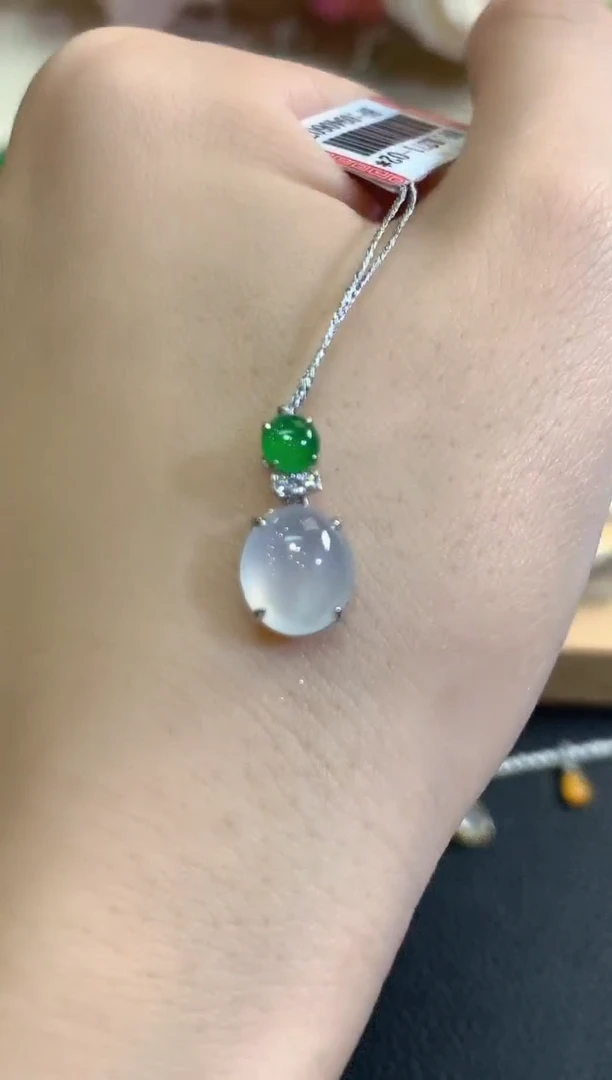 吊坠(不含链)18K金镶嵌翡翠秋日珠宝Q16