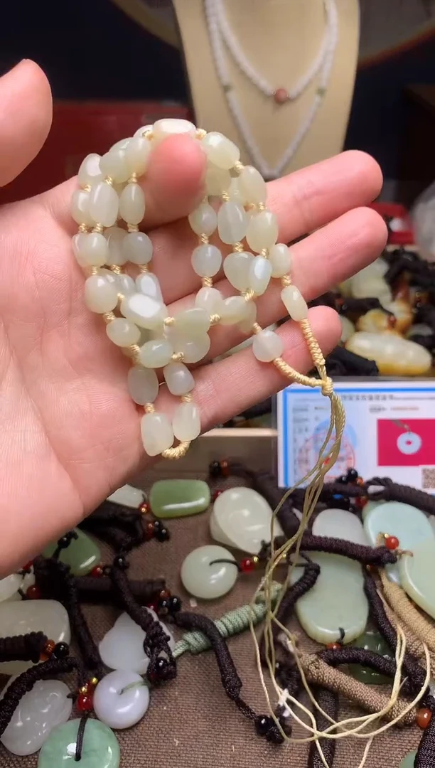 颈饰未镶嵌和田玉新疆料青海料清水和田玉吊坠