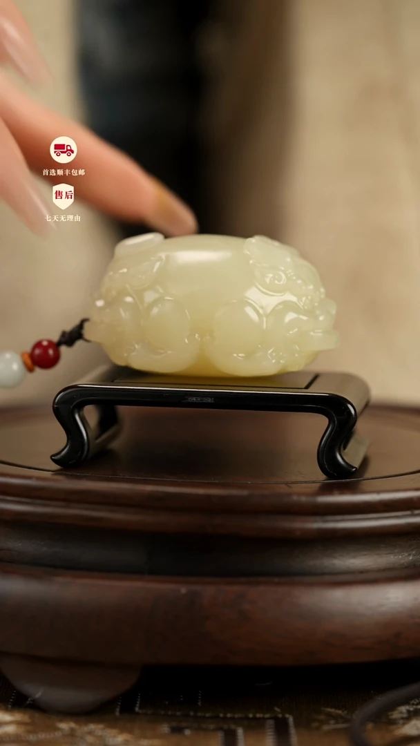 云南石竹叶青雕刻：双貔守禄貔貅把件摆件