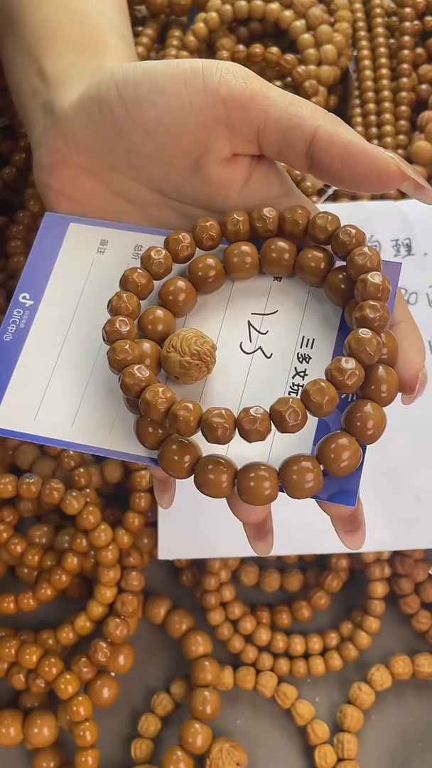 手串猴头核桃。***3猴头，易碎品，轻拿轻放。