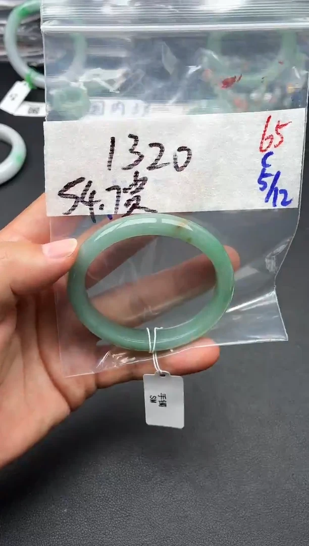 未镶嵌定制翡翠毛货需精细抛光多样性发1件65