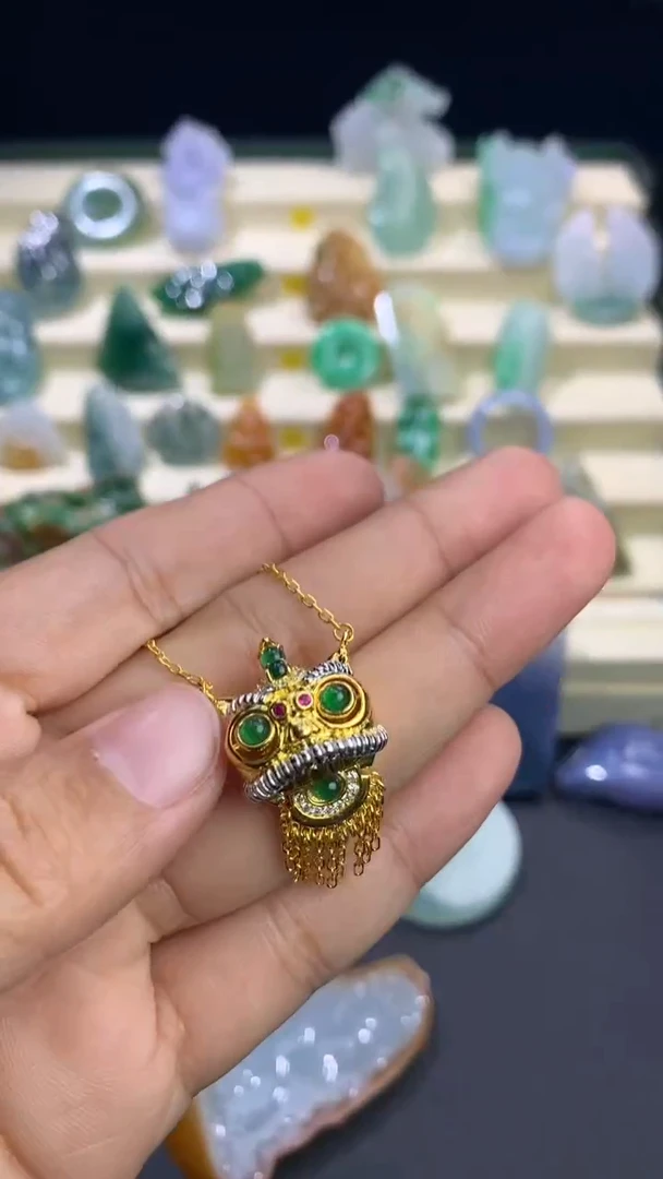 【闪购商品】翡翠颈饰未镶嵌