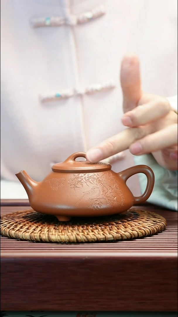 茶壶紫砂原矿小红泥  任瓢  200cc
