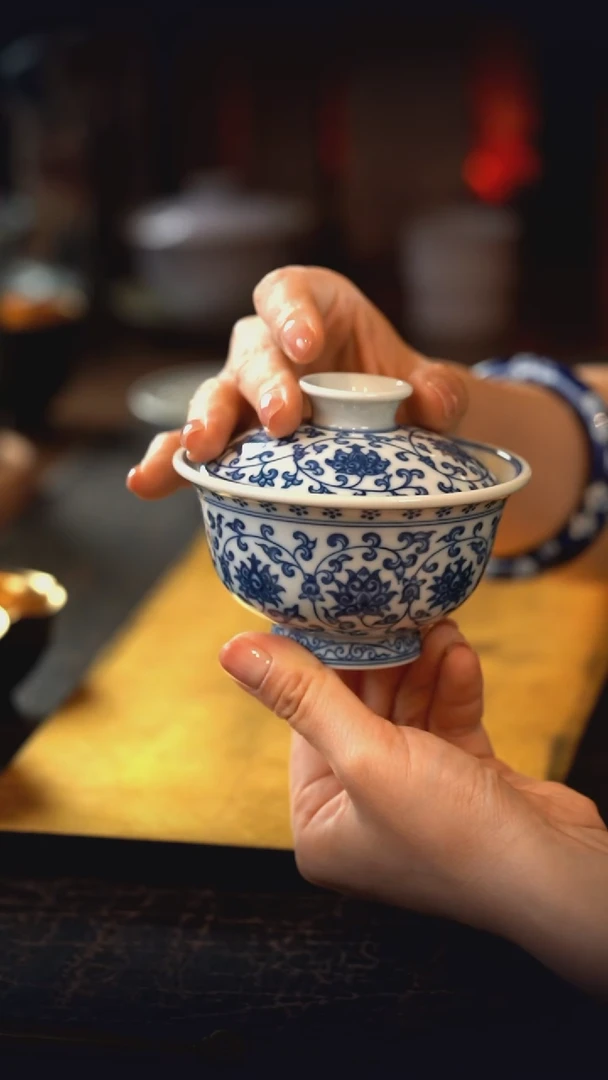 ?****?【刷刷粉丝专属】缠枝莲盖碗