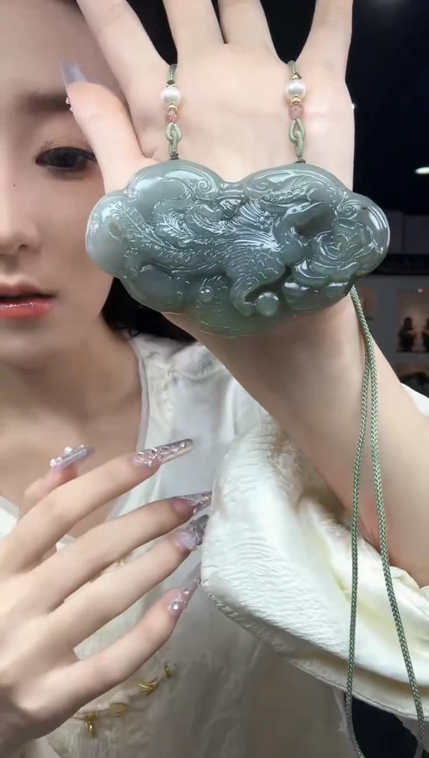 未镶嵌岫玉颈饰烟紫超大凤凰