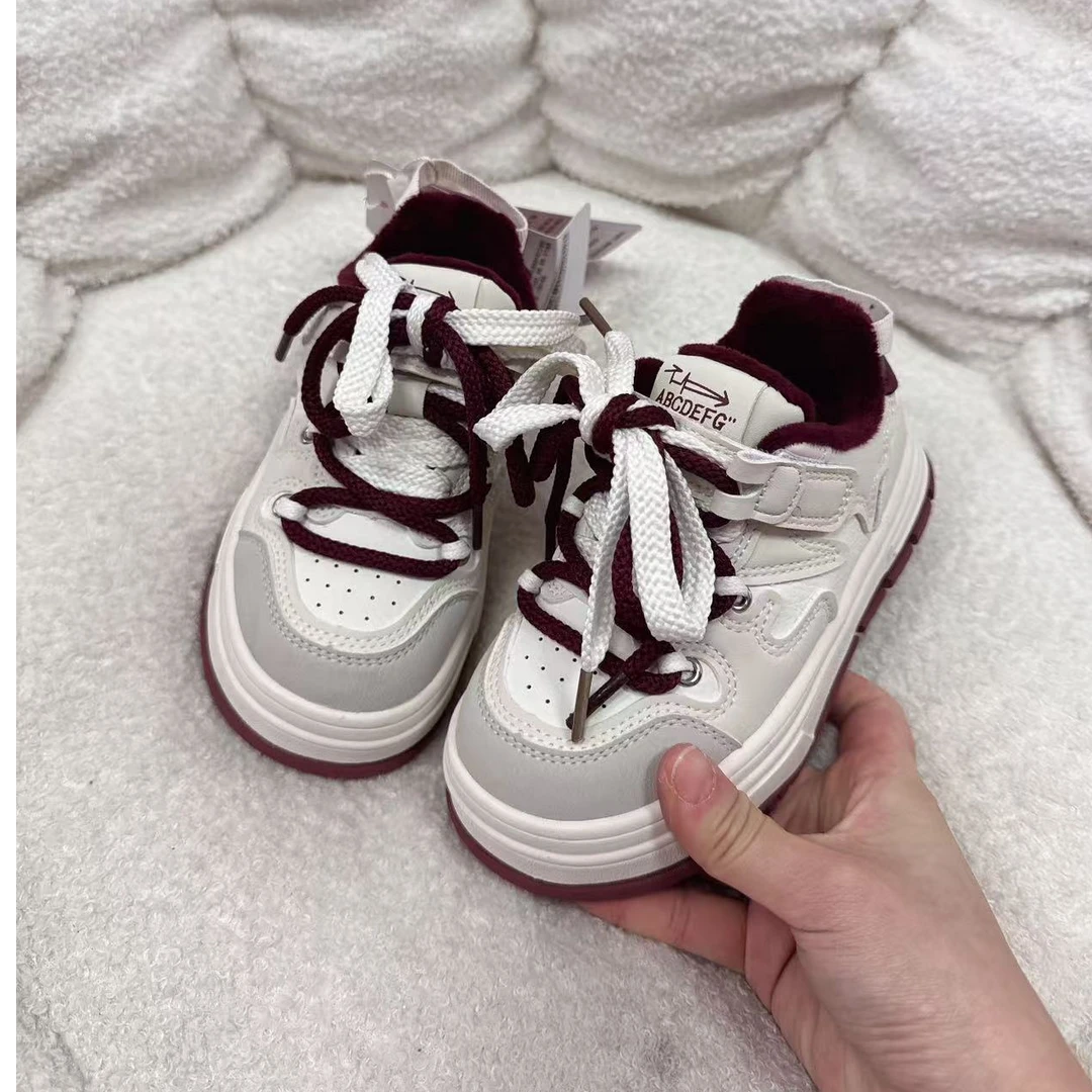 WE44B3522乖乖儿童时尚百搭舒适加绒皮面板鞋