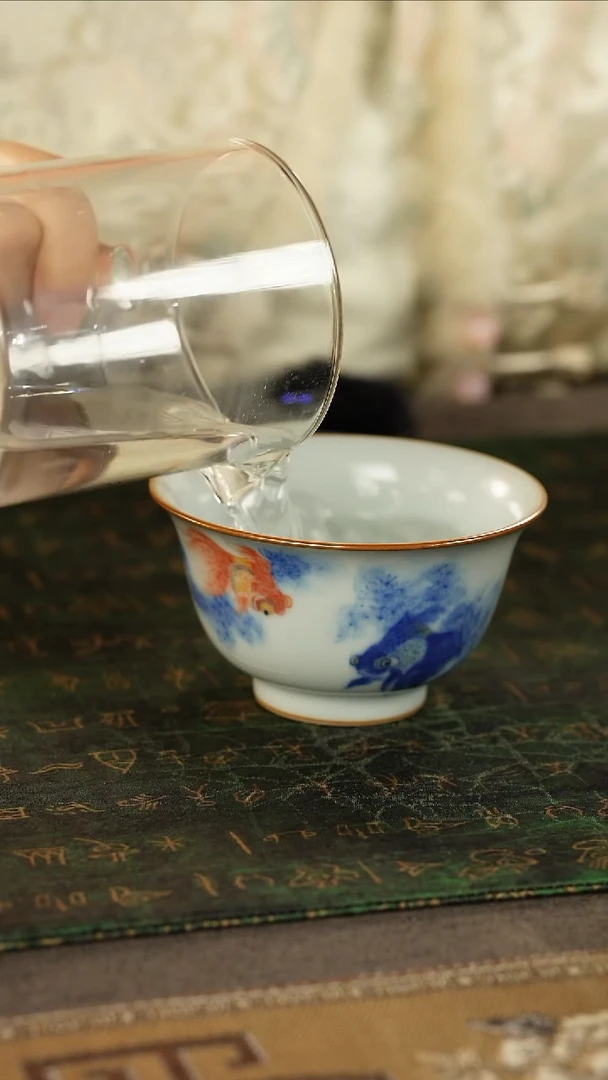 善窑厂汝窑手绘金鱼月白盖碗
