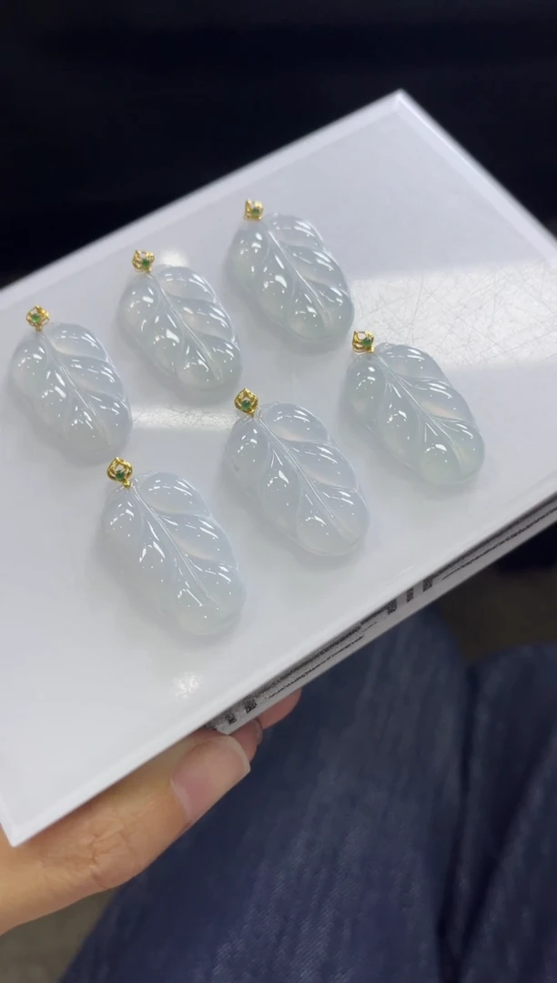 颈饰18K金镶嵌翡翠D202/多样性发一件/配绳子