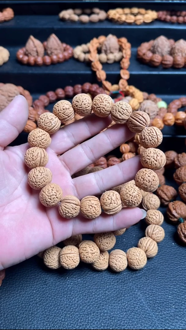 吊坠桃核文玩手串