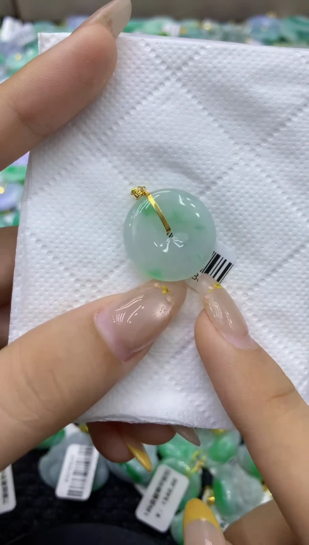 颈饰18K金镶嵌翡翠天然缅甸翡翠A货