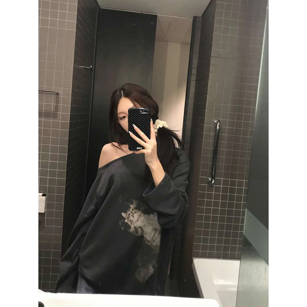 美式斜领露肩卫衣女秋季设计感复古慵懒风宽松显瘦辣妹上衣