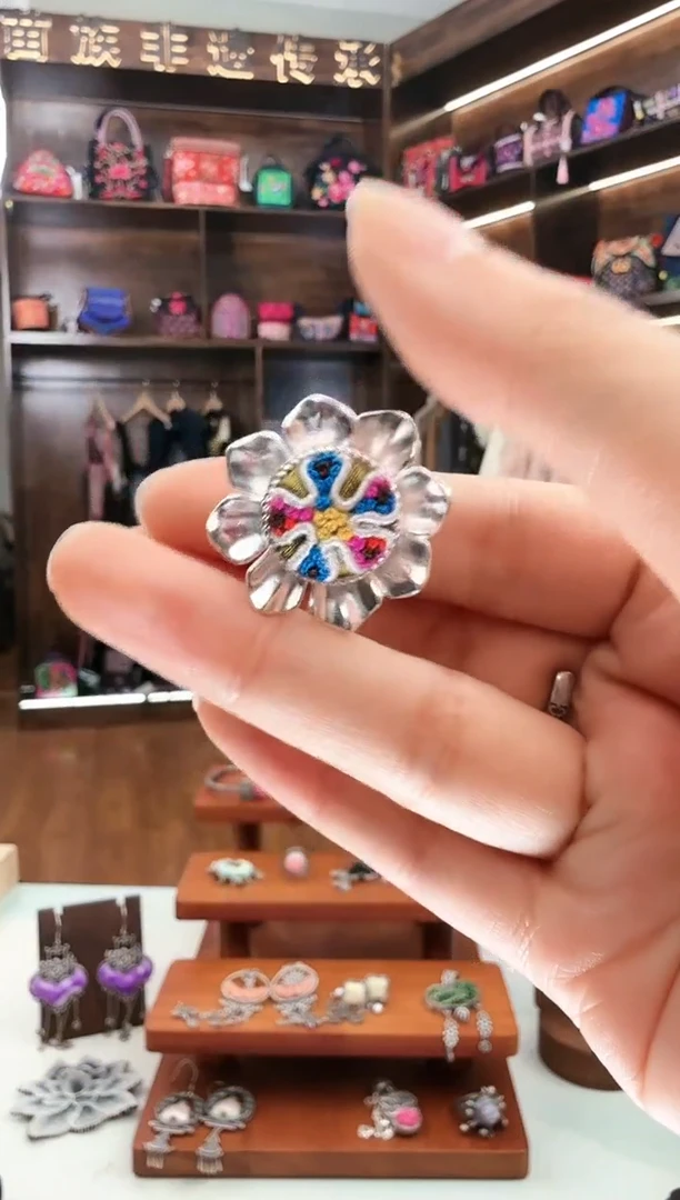 【闪购商品】织绣114蚩梦苗族古绣