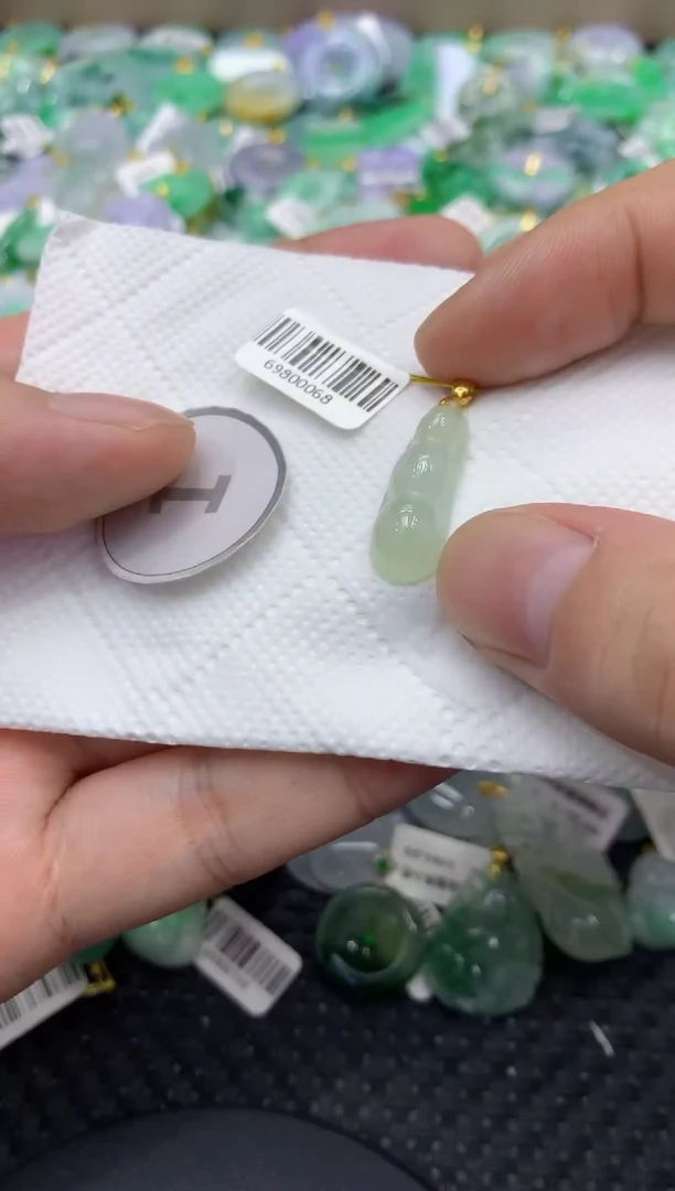 颈饰未镶嵌翡翠天然缅甸翡翠A货