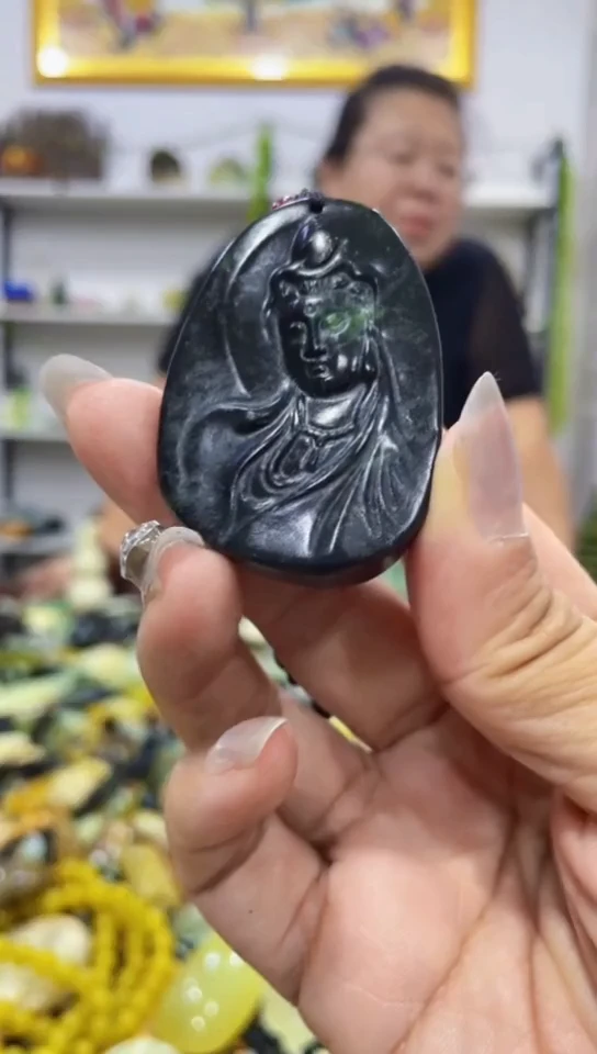 岫玉未镶嵌吊坠