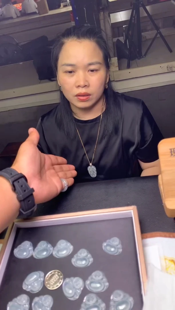 翡翠18K金镶嵌吊坠(不含链)平***z多样性发其一-F0195093