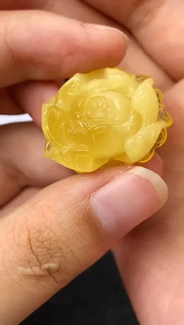 未镶嵌琥珀珠宝奇石169