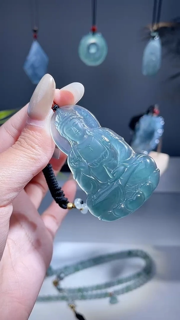颈饰未镶嵌翡翠观音