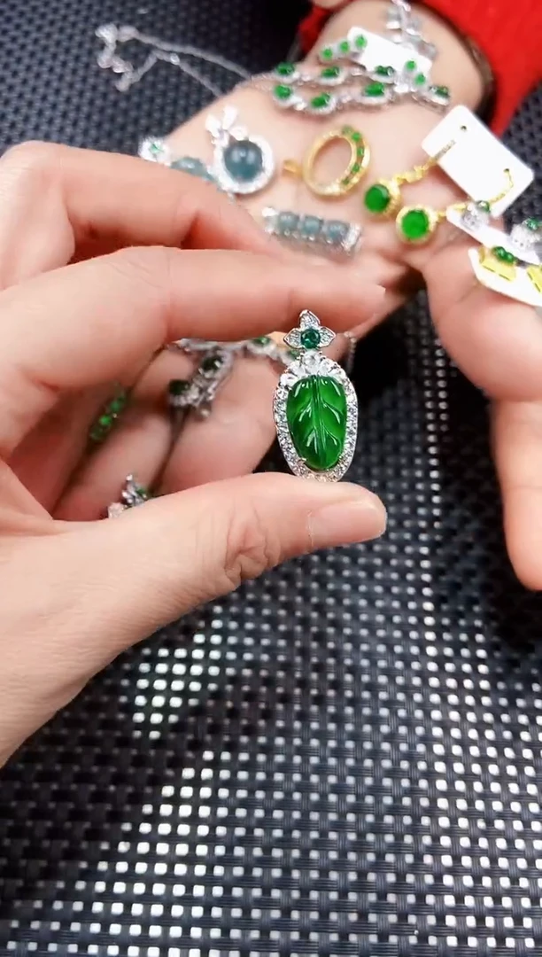 【闪购商品】翡翠吊坠(不含链)未镶嵌111111111