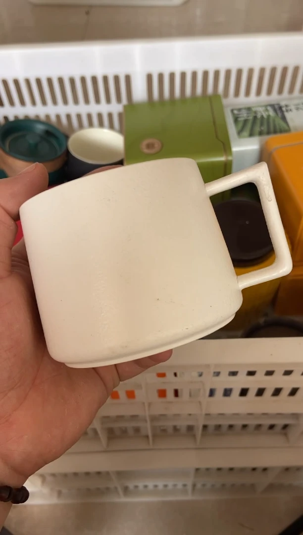 摄影的产品有使用过的痕迹有点脏介意勿拍