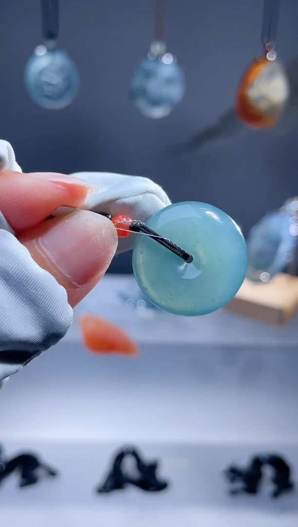 翡翠挂件未镶嵌平安扣