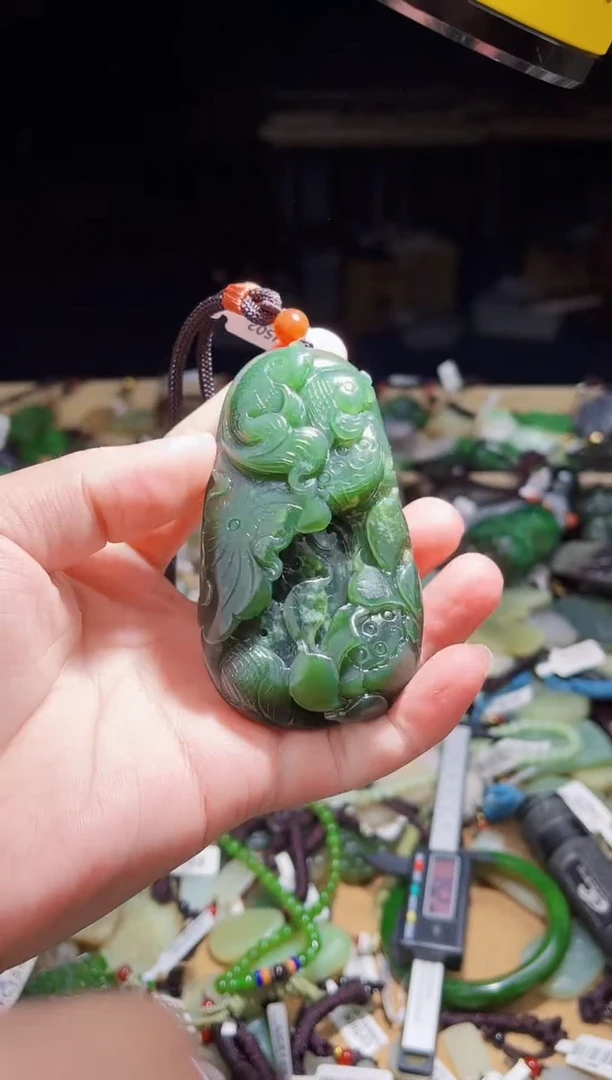 颈饰未镶嵌和田玉1