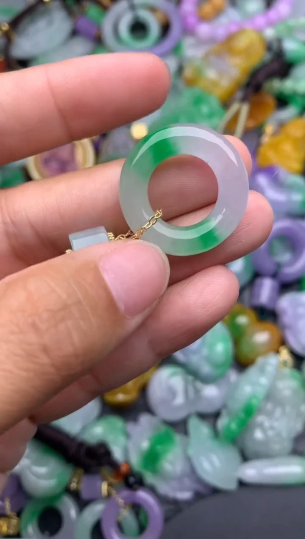 颈饰未镶嵌翡翠天然缅甸翡翠吊坠