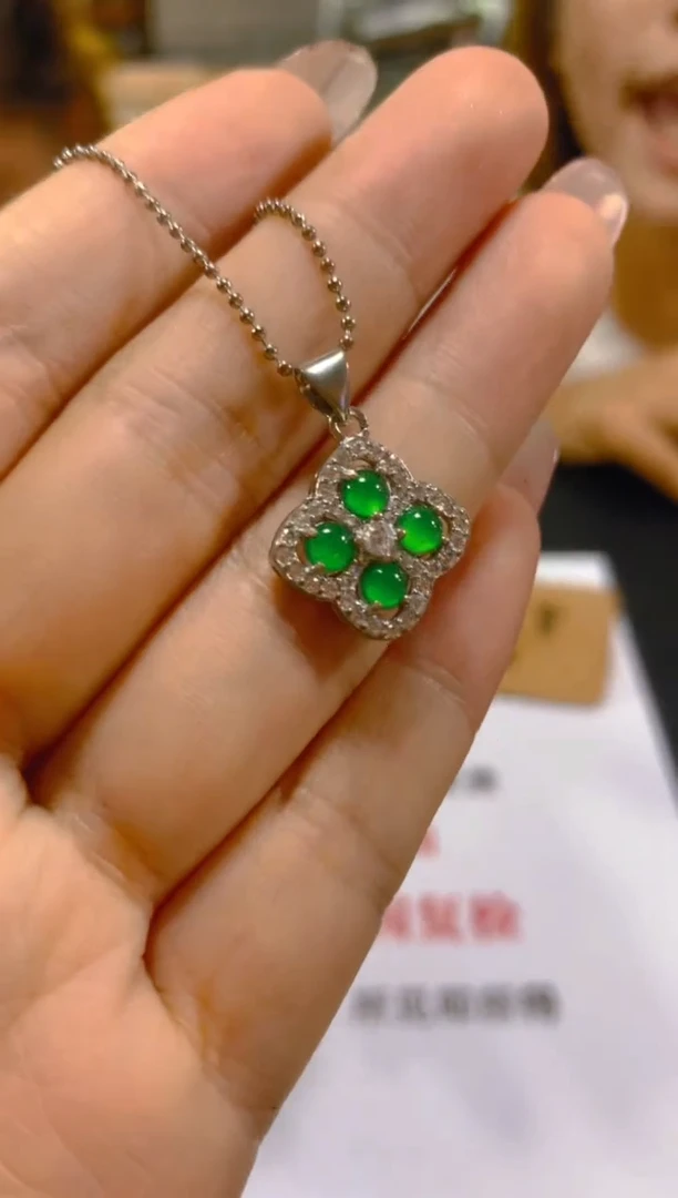 翡翠未镶嵌颈饰多样性发一