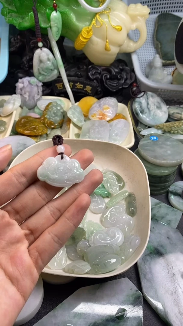 未镶嵌挂件翡翠A货翡翠