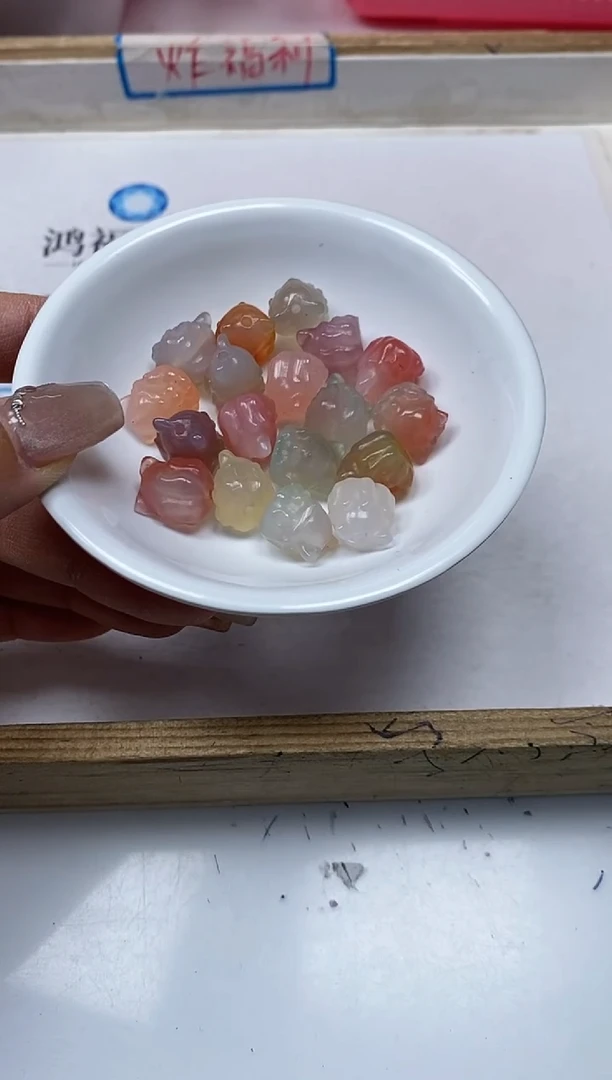 【闪购商品】玛瑙/玉髓散珠未镶嵌T133 盐源 九尾狐1个15元