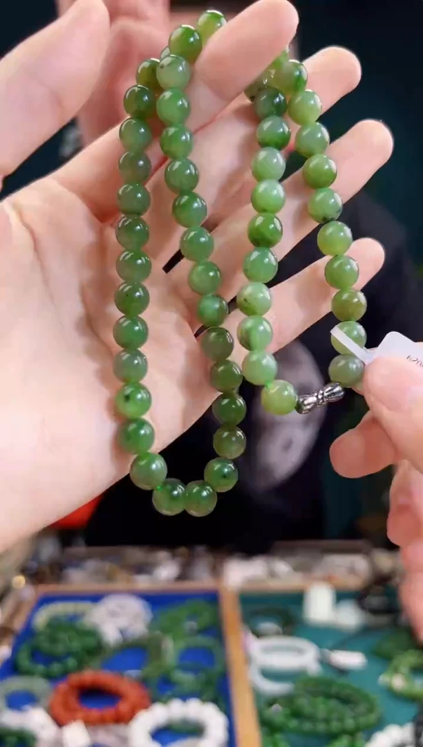 颈饰未镶嵌和田玉一物一证 拍一单发一个