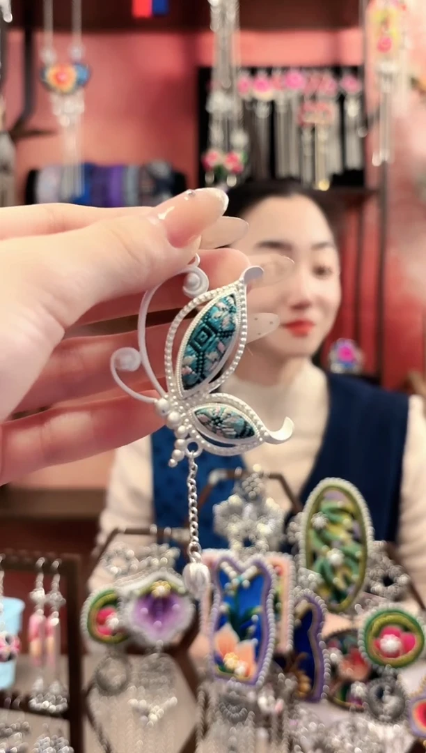织绣?**?云织谣民族风精美饰品   164