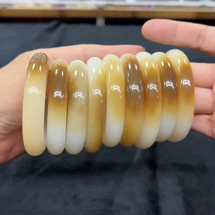 【老郑家】和田玉手镯一支 (多样性发1件)